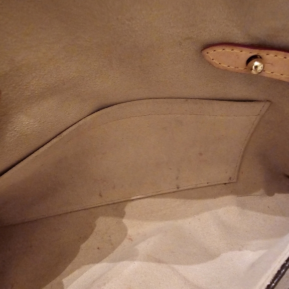 Louis Vuitton Beverly Pochette Clutch Bag - Picture 4 of 8